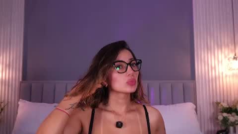 Snapshot of valerynova chatting on 07.28.26 Carla online show from 07.28.26