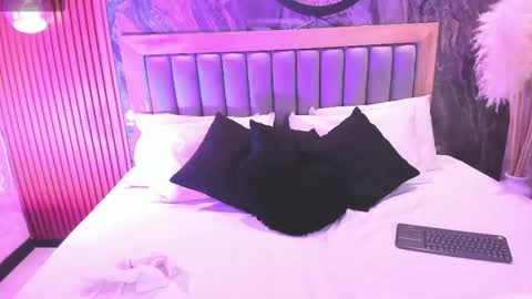 Snapshot of valeryshadey chatting on 01.17.26 Valerie Shadey online show from 01.17.26