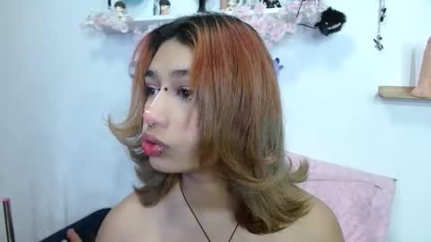 Snapshot of valerysmith18 chatting on 11.09.25 zoe online show from 11.09.25