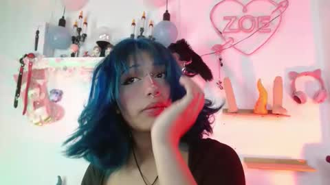 Snapshot of valerysmith18 chatting on 01.12.26 zoe online show from 01.12.26