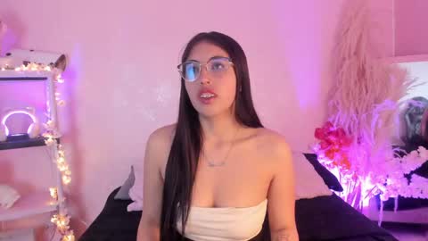 Snapshot of valk_diaz chatting on 05.18.26 Valk online show from 05.18.26