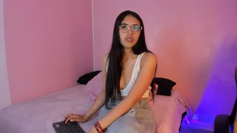 Snapshot of valk_diaz chatting on 07.05.26 Valk online show from 07.05.26