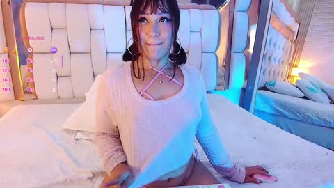 Snapshot of valkiria_moore chatting on 02.07.25 Valkiria moore online show from 02.07.25