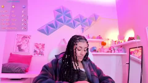 Snapshot of valkiria_ponce chatting on 05.17.26 Valkiria online show from 05.17.26
