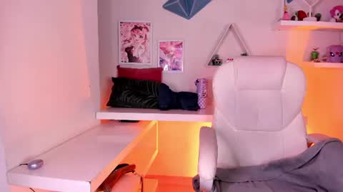 Snapshot of valkiria_ponce chatting on 06.18.26 Valkiria online show from 06.18.26