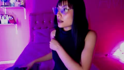 Snapshot of valkiry_ chatting on 11.12.25 valkiry_ online show from 11.12.25