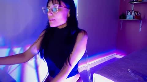 Snapshot of valkiry_ chatting on 11.26.25 valkiry_ online show from 11.26.25