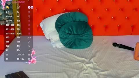 Valerie Val V online show from 03.10.25