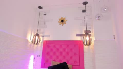 Snapshot of valloletsamar chatting on 01.15.25 Vallolet Peach online show from 01.15.25