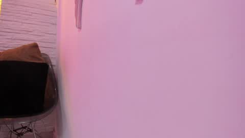 Snapshot of valloletsamar chatting on 01.19.25 Vallolet Peach online show from 01.19.25