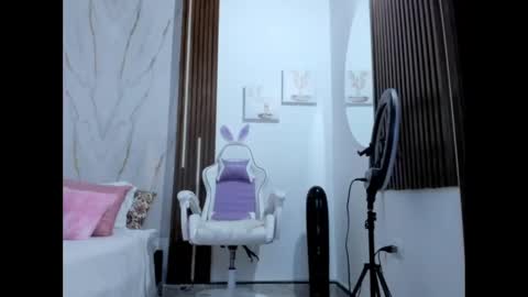 Snapshot of valloletsamar chatting on 09.13.25 Vallolet Peach online show from 09.13.25