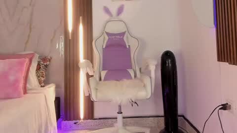 Snapshot of valloletsamar chatting on 09.14.25 Vallolet Peach online show from 09.14.25