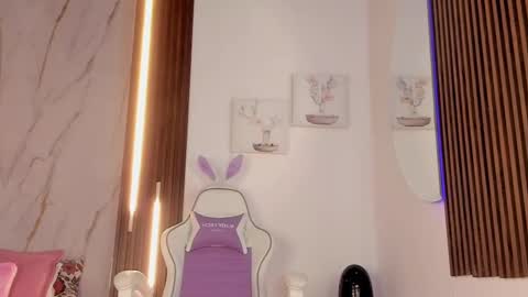 Snapshot of valloletsamar chatting on 09.16.25 Vallolet Peach online show from 09.16.25