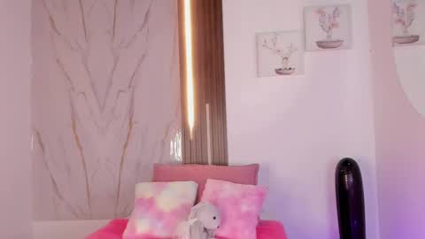 Snapshot of valloletsamar chatting on 09.28.25 Vallolet Peach online show from 09.28.25