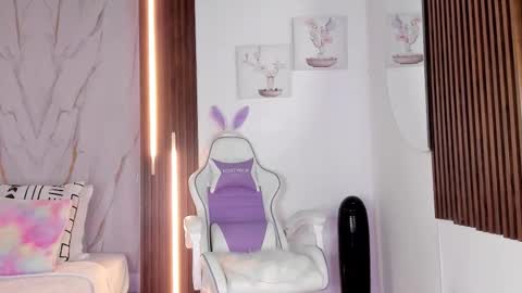 Snapshot of valloletsamar chatting on 11.23.25 Vallolet Peach online show from 11.23.25