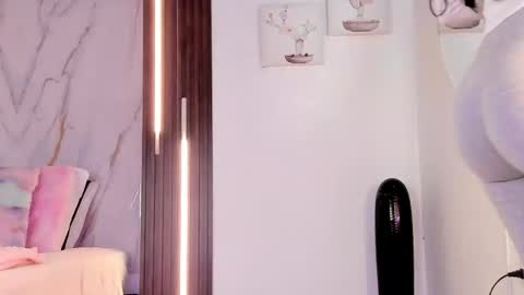 Vallolet Peach  online show from 05.06.26