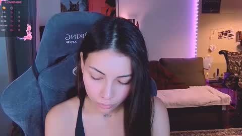 Snapshot of valorant_girl chatting on 11.04.25 Little Devil online show from 11.04.25