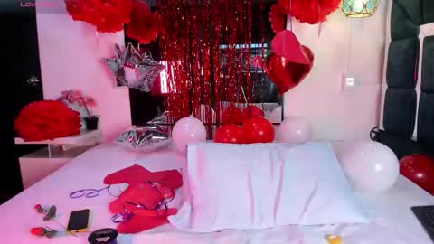 Snapshot of valtira_nova chatting on 02.14.26 valtira nova online show from 02.14.26