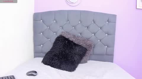 Snapshot of valu_0 chatting on 02.04.25 valu online show from 02.04.25