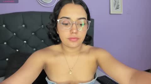 Snapshot of valu_0 chatting on 02.12.25 valu online show from 02.12.25