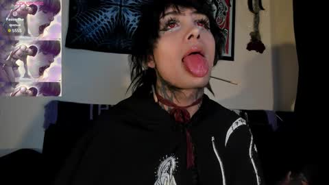 david guzman i model independenthelp me with a thumbs up online show from 02.23.26