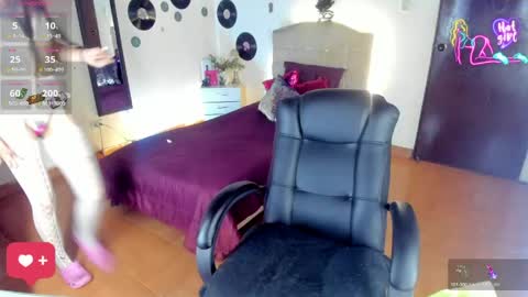 Snapshot of vampirella_crazy chatting on 05.29.26 Valeria online show from 05.29.26