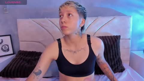 vane_grey online show from 05.25.26
