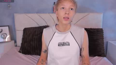 Snapshot of vane_grey chatting on 07.11.26 vane_grey online show from 07.11.26