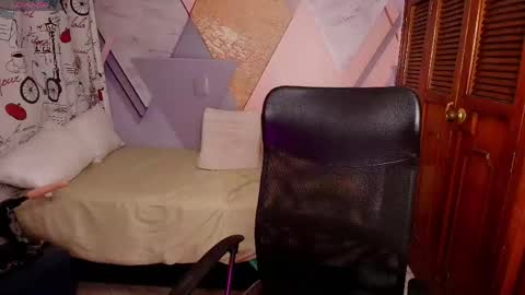 vane_latin18 online show from 05.06.26