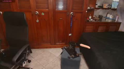 vane_latin18 online show from 05.15.26