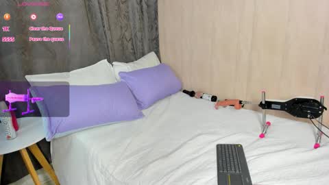 V A N E  online show from 11.08.25