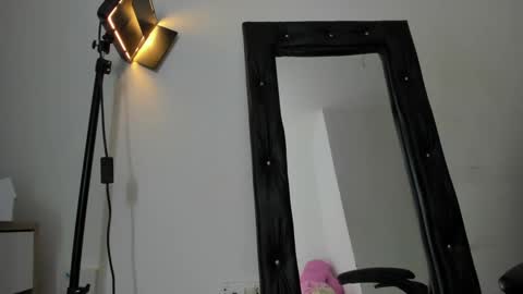 Snapshot of vanelope_smith chatting on 10.05.25 vanelope_smith online show from 10.05.25