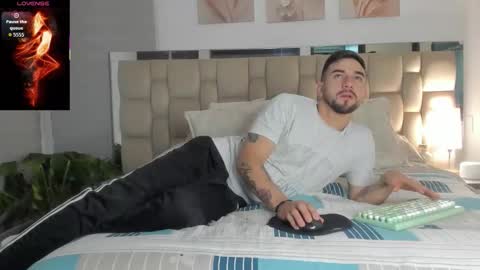 Vanessa  Please help me with your thumbs up its important  online show from 01.17.26