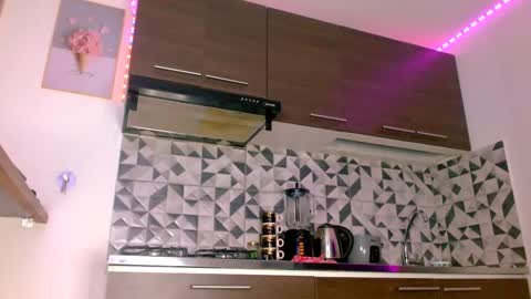 Snapshot of vanessa_brett chatting on 02.20.25 VANESSA BRETT online show from 02.20.25