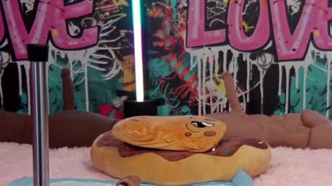 Snapshot of vanessa_love chatting on 02.05.25 Vanessa online show from 02.05.25