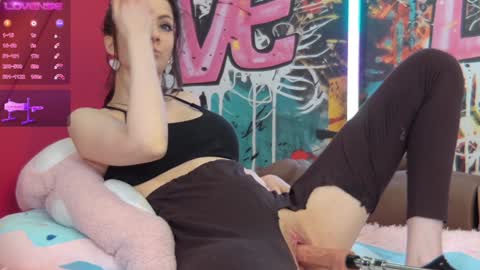 Snapshot of vanessa_love chatting on 03.06.25 Vanessa online show from 03.06.25