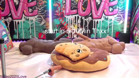 Snapshot of vanessa_love chatting on 09.25.25 Vanessa online show from 09.25.25