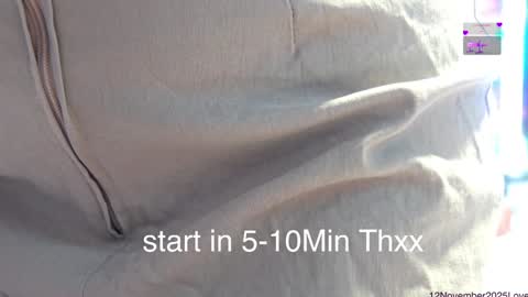 Snapshot of vanessa_love chatting on 11.12.25 Vanessa online show from 11.12.25