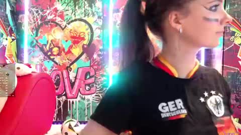 Snapshot of vanessa_love chatting on 06.14.26 Vanessa online show from 06.14.26