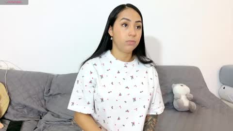 Snapshot of vanessaadol chatting on 05.19.26 vanessaadol online show from 05.19.26