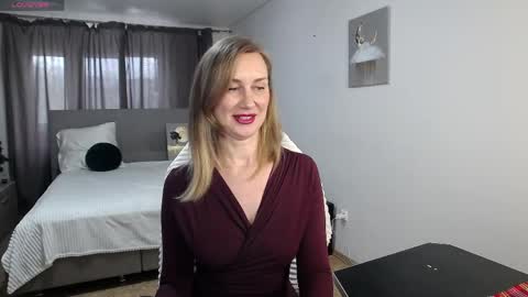 Snapshot of vanessakleiner chatting on 04.28.26 Vanessa online show from 04.28.26