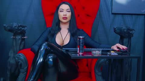 Miss Vanessa online show from 02.04.25