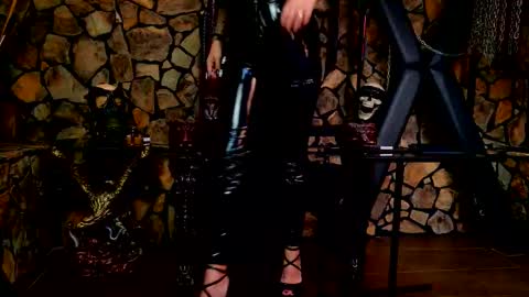 Miss Vanessa online show from 10.03.25