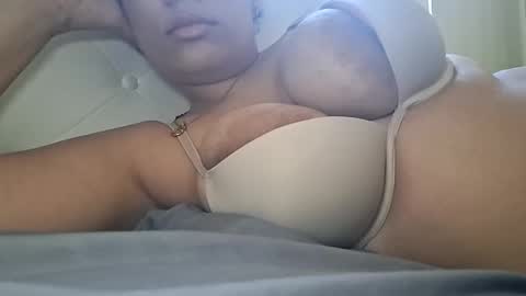 Snapshot of vanessareign chatting on 03.09.26 vanessareign online show from 03.09.26