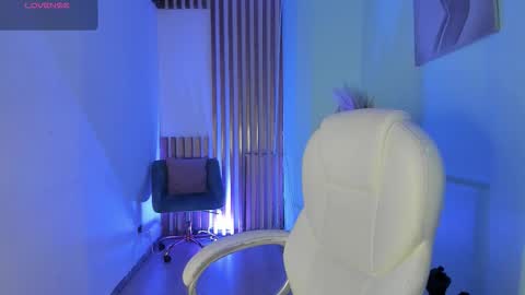 vanessascott_ online show from 01.11.26