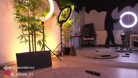 Snapshot of vanessasimon chatting on 03.04.25 Vanessa Simon online show from 03.04.25