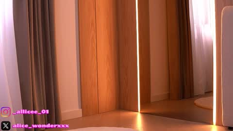 Snapshot of vanessasimon chatting on 03.14.26 Vanessa Simon online show from 03.14.26