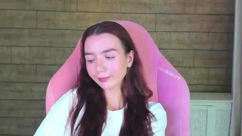 Snapshot of vanessavienne chatting on 06.15.26 VanessaVienne online show from 06.15.26