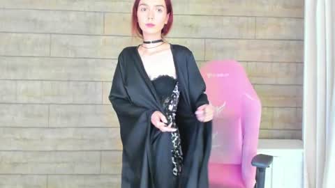 Snapshot of vanessavienne chatting on 06.22.26 VanessaVienne online show from 06.22.26