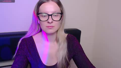 Snapshot of vanillaex_ chatting on 10.15.25 Mia online show from 10.15.25